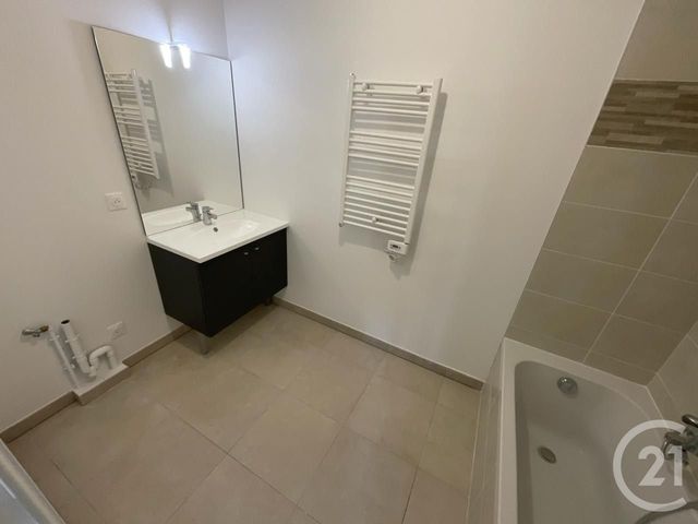 Appartement F3 à louer - 3 pièces - 65.54 m2 - ROQUEFORT LES PINS - 06 - PROVENCE-ALPES-COTE-D-AZUR - Century 21 Adhère Transactions