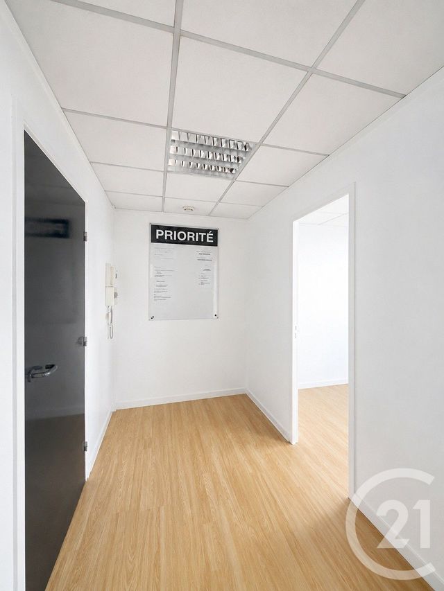 entreprise à louer - 34.69 m2 - MANDELIEU LA NAPOULE - 06 - PROVENCE-ALPES-COTE-D-AZUR - Century 21 Adhère Transactions