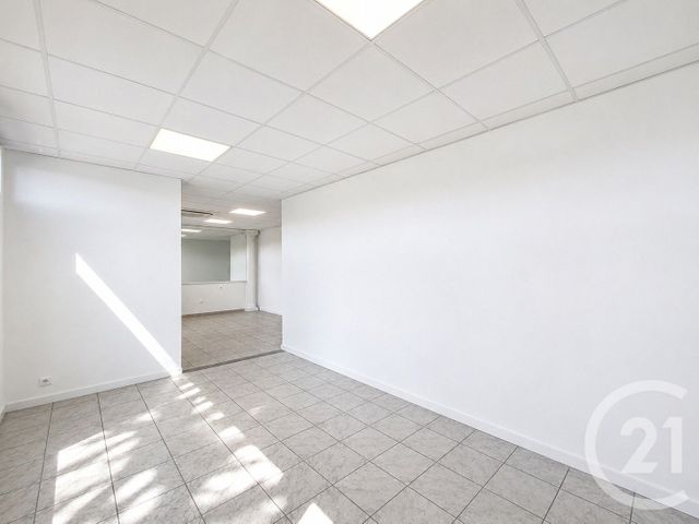 commerce à louer - 47.0 m2 - MANDELIEU LA NAPOULE - 06 - PROVENCE-ALPES-COTE-D-AZUR - Century 21 Adhère Transactions
