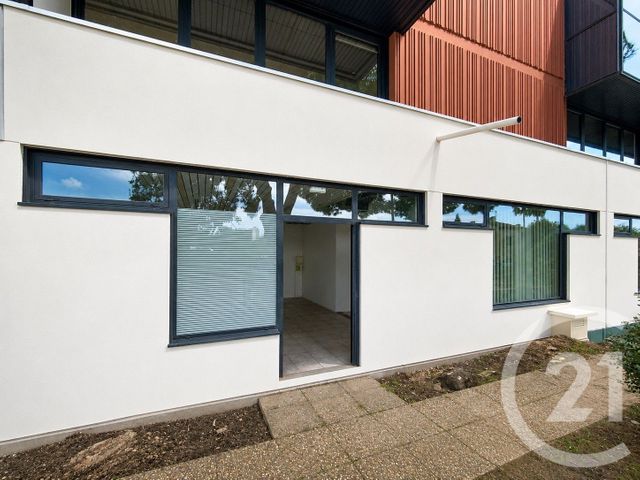commerce à louer - 47.0 m2 - MANDELIEU LA NAPOULE - 06 - PROVENCE-ALPES-COTE-D-AZUR - Century 21 Adhère Transactions