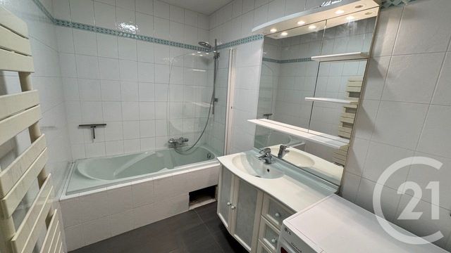 Appartement F3 à louer - 3 pièces - 73.4 m2 - GRASSE - 06 - PROVENCE-ALPES-COTE-D-AZUR - Century 21 Adhère Transactions