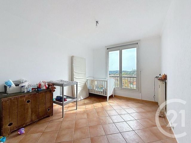 Appartement F3 à louer - 4 pièces - 83.65 m2 - GRASSE - 06 - PROVENCE-ALPES-COTE-D-AZUR - Century 21 Adhère Transactions