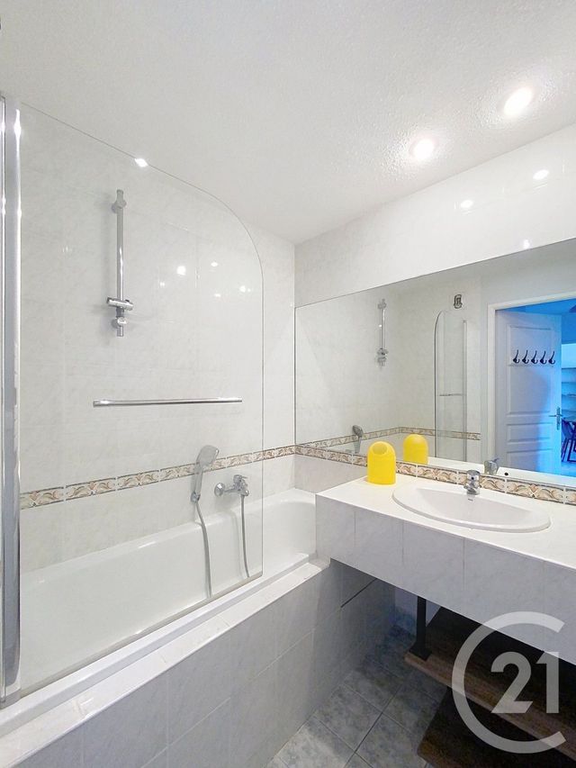 Appartement F2 à louer - 2 pièces - 47.0 m2 - MOUGINS - 06 - PROVENCE-ALPES-COTE-D-AZUR - Century 21 Adhère Transactions