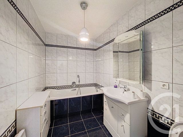 maison à louer - 4 pièces - 140.56 m2 - MOUGINS - 06 - PROVENCE-ALPES-COTE-D-AZUR - Century 21 Adhère Transactions