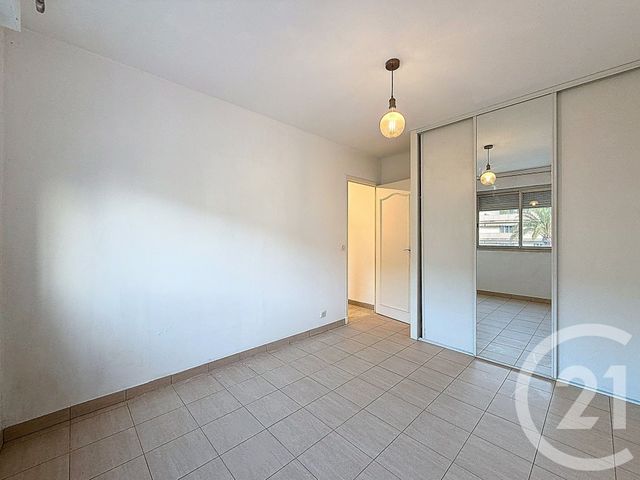 Appartement F3 à vendre - 3 pièces - 62.7 m2 - CANNES LA BOCCA - 06 - PROVENCE-ALPES-COTE-D-AZUR - Century 21 Adhère Transactions
