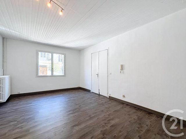 Appartement F2 à louer - 2 pièces - 43.0 m2 - VIDAUBAN - 83 - PROVENCE-ALPES-COTE-D-AZUR - Century 21 Adhère Transactions