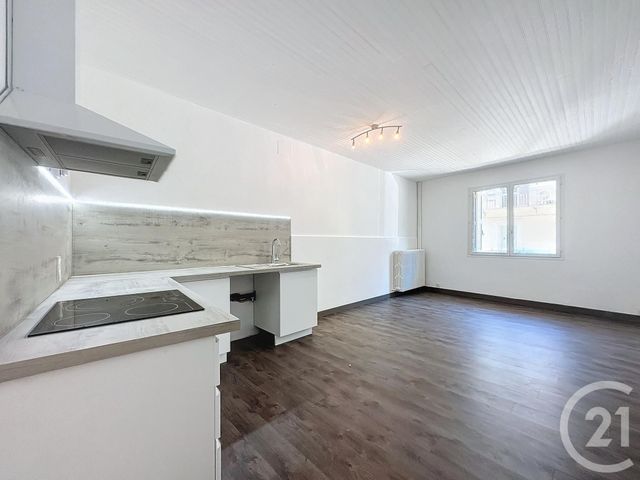 Appartement F2 à louer - 2 pièces - 43.0 m2 - VIDAUBAN - 83 - PROVENCE-ALPES-COTE-D-AZUR - Century 21 Adhère Transactions