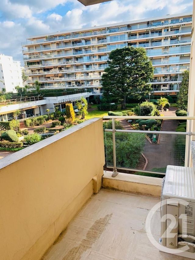 Appartement T1 à louer - 1 pièce - 25.61 m2 - CANNES - 06 - PROVENCE-ALPES-COTE-D-AZUR - Century 21 Adhère Transactions