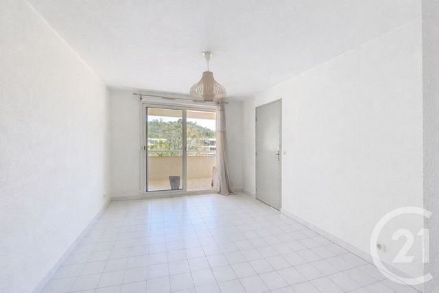 Appartement F3 à louer - 3 pièces - 39.98 m2 - MANDELIEU LA NAPOULE - 06 - PROVENCE-ALPES-COTE-D-AZUR - Century 21 Adhère Transactions
