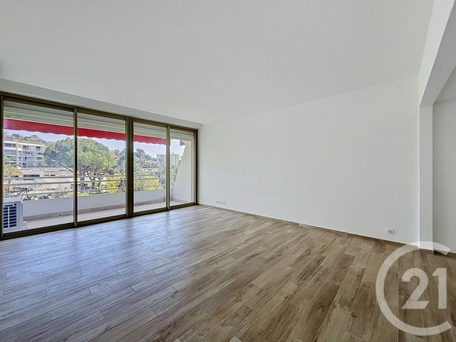 Appartement F1 à louer - 1 pièce - 40.0 m2 - CANNES - 06 - PROVENCE-ALPES-COTE-D-AZUR - Century 21 Adhère Transactions