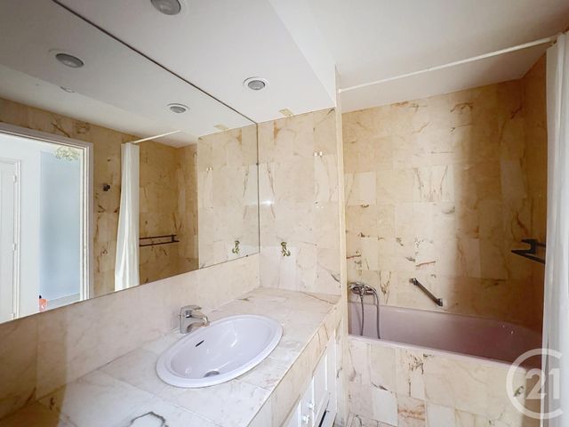 Appartement F2 à vendre - 2 pièces - 61.01 m2 - CANNES - 06 - PROVENCE-ALPES-COTE-D-AZUR - Century 21 Adhère Transactions