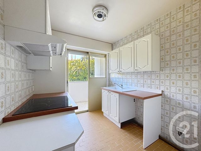 Appartement F2 à vendre - 2 pièces - 61.01 m2 - CANNES - 06 - PROVENCE-ALPES-COTE-D-AZUR - Century 21 Adhère Transactions