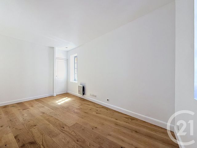 Appartement F1 à louer - 1 pièce - 28.0 m2 - GRASSE - 06 - PROVENCE-ALPES-COTE-D-AZUR - Century 21 Adhère Transactions