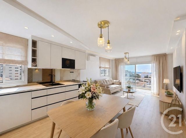 Appartement F3 à vendre - 3 pièces - 70.0 m2 - CANNES - 06 - PROVENCE-ALPES-COTE-D-AZUR - Century 21 Adhère Transactions