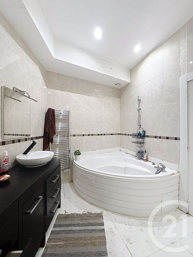 Appartement F2 à vendre - 2 pièces - 47.0 m2 - CANNES - 06 - PROVENCE-ALPES-COTE-D-AZUR - Century 21 Adhère Transactions