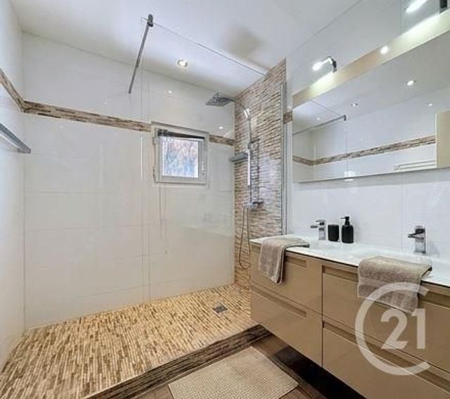 maison à vendre - 6 pièces - 115.0 m2 - CANNES - 06 - PROVENCE-ALPES-COTE-D-AZUR - Century 21 Adhère Transactions