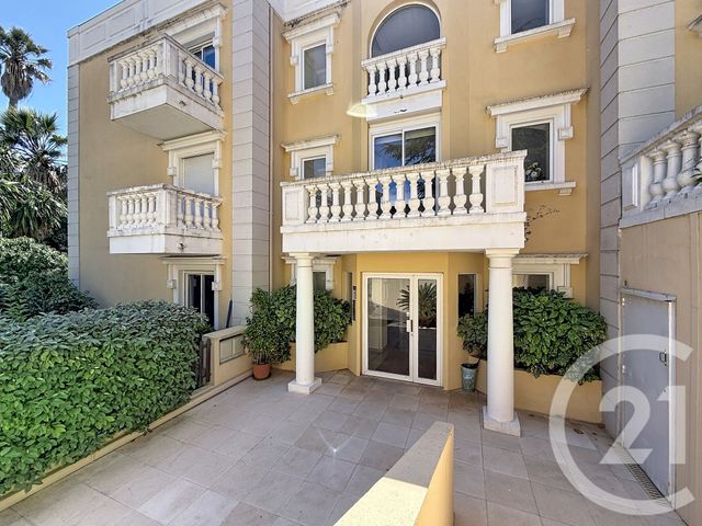Appartement F4 à louer - 4 pièces - 136.0 m2 - CANNES - 06 - PROVENCE-ALPES-COTE-D-AZUR - Century 21 Adhère Transactions