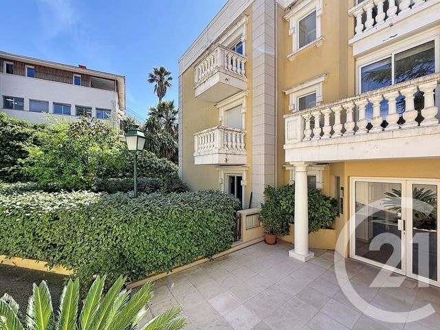 Appartement F4 à louer - 4 pièces - 136.0 m2 - CANNES - 06 - PROVENCE-ALPES-COTE-D-AZUR - Century 21 Adhère Transactions