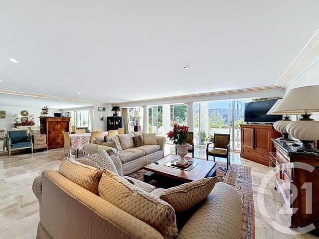 Appartement F4 à louer - 4 pièces - 136.0 m2 - CANNES - 06 - PROVENCE-ALPES-COTE-D-AZUR - Century 21 Adhère Transactions