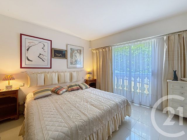 Appartement F4 à louer - 4 pièces - 136.0 m2 - CANNES - 06 - PROVENCE-ALPES-COTE-D-AZUR - Century 21 Adhère Transactions