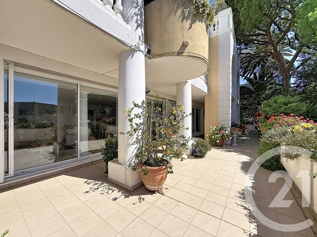 Appartement F4 à louer - 4 pièces - 136.0 m2 - CANNES - 06 - PROVENCE-ALPES-COTE-D-AZUR - Century 21 Adhère Transactions