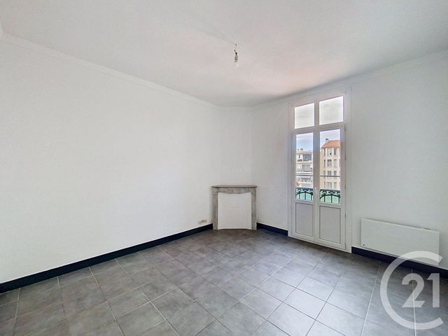 Appartement F2 à louer - 2 pièces - 41.69 m2 - CANNES - 06 - PROVENCE-ALPES-COTE-D-AZUR - Century 21 Adhère Transactions
