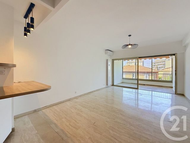Appartement F3 à louer - 3 pièces - 57.62 m2 - CANNES - 06 - PROVENCE-ALPES-COTE-D-AZUR - Century 21 Adhère Transactions