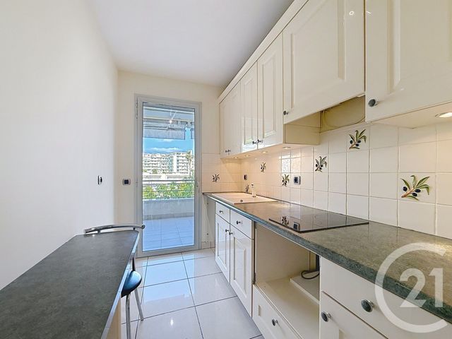 Appartement F2 à louer - 2 pièces - 45.33 m2 - CANNES - 06 - PROVENCE-ALPES-COTE-D-AZUR - Century 21 Adhère Transactions
