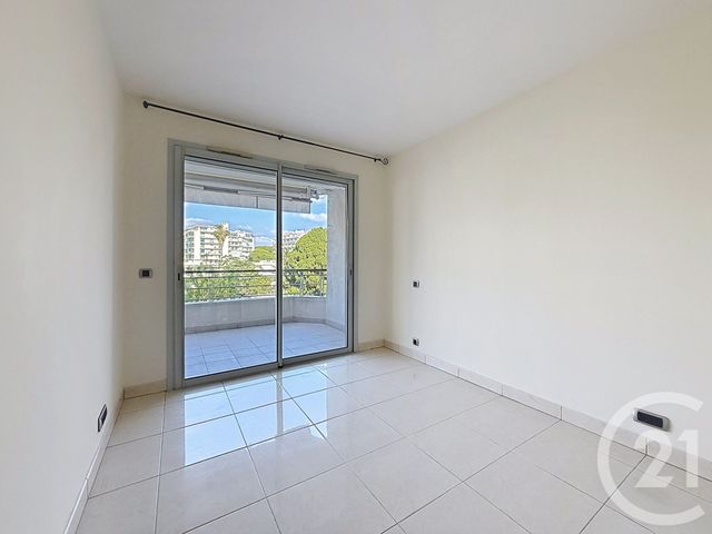 Appartement F2 à louer - 2 pièces - 45.33 m2 - CANNES - 06 - PROVENCE-ALPES-COTE-D-AZUR - Century 21 Adhère Transactions