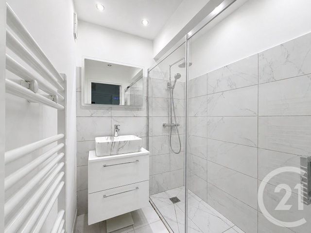 Appartement F4 à louer - 4 pièces - 119.67 m2 - GRASSE - 06 - PROVENCE-ALPES-COTE-D-AZUR - Century 21 Adhère Transactions