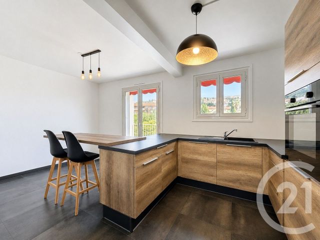 Appartement F4 à louer - 4 pièces - 119.67 m2 - GRASSE - 06 - PROVENCE-ALPES-COTE-D-AZUR - Century 21 Adhère Transactions