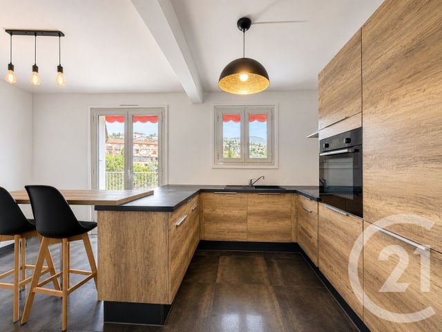 Appartement F4 à louer - 4 pièces - 119.67 m2 - GRASSE - 06 - PROVENCE-ALPES-COTE-D-AZUR - Century 21 Adhère Transactions
