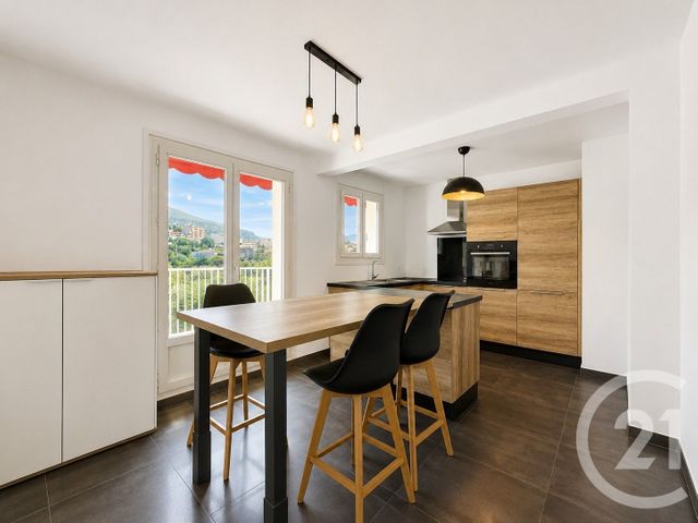 Appartement F4 à louer - 4 pièces - 119.67 m2 - GRASSE - 06 - PROVENCE-ALPES-COTE-D-AZUR - Century 21 Adhère Transactions