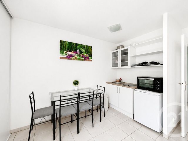 Appartement F1 à louer - 1 pièce - 28.0 m2 - GRASSE - 06 - PROVENCE-ALPES-COTE-D-AZUR - Century 21 Adhère Transactions