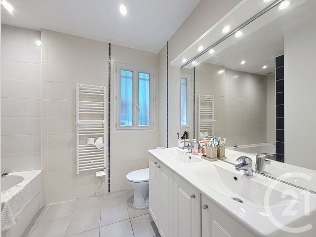 maison à louer - 7 pièces - 169.39 m2 - ROQUEFORT LES PINS - 06 - PROVENCE-ALPES-COTE-D-AZUR - Century 21 Adhère Transactions