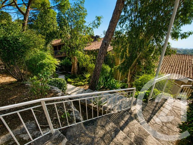Appartement F3 à louer - 3 pièces - 82.0 m2 - LE GOLFE JUAN - 06 - PROVENCE-ALPES-COTE-D-AZUR - Century 21 Adhère Transactions