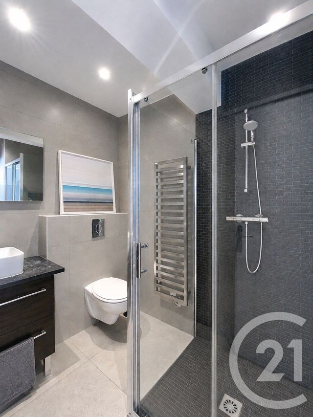 Appartement F3 à louer - 3 pièces - 82.0 m2 - LE GOLFE JUAN - 06 - PROVENCE-ALPES-COTE-D-AZUR - Century 21 Adhère Transactions