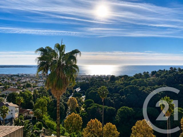 Appartement F3 à louer - 3 pièces - 82.0 m2 - LE GOLFE JUAN - 06 - PROVENCE-ALPES-COTE-D-AZUR - Century 21 Adhère Transactions