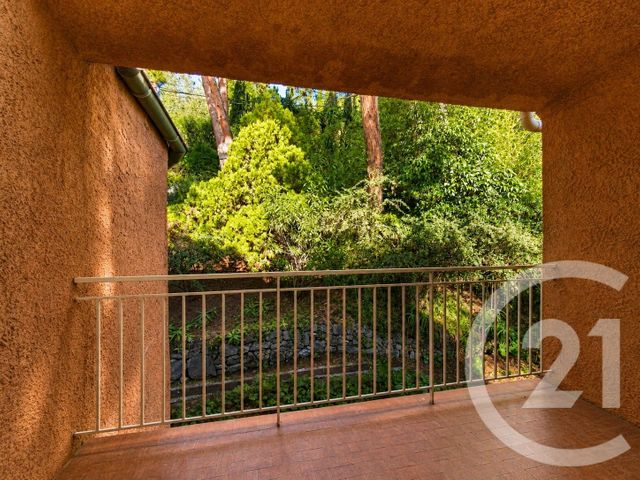 Appartement F3 à louer - 3 pièces - 82.0 m2 - LE GOLFE JUAN - 06 - PROVENCE-ALPES-COTE-D-AZUR - Century 21 Adhère Transactions