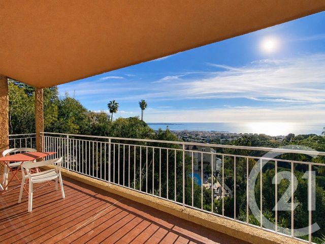 Appartement F3 à louer - 3 pièces - 82.0 m2 - LE GOLFE JUAN - 06 - PROVENCE-ALPES-COTE-D-AZUR - Century 21 Adhère Transactions