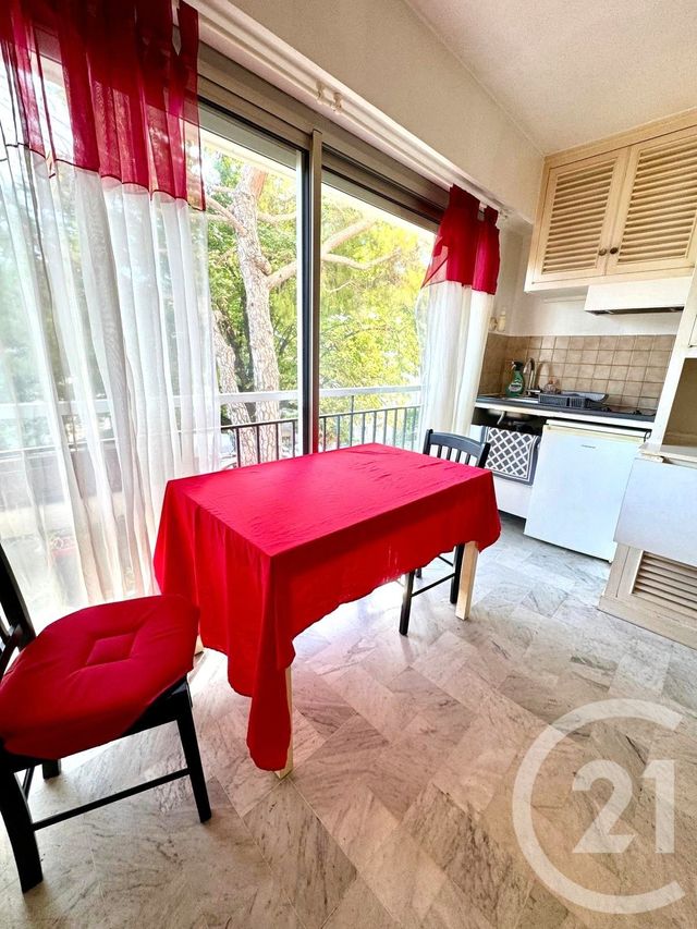 Appartement Studio à vendre - 1 pièce - 21.0 m2 - LE CANNET - 06 - PROVENCE-ALPES-COTE-D-AZUR - Century 21 Adhère Transactions