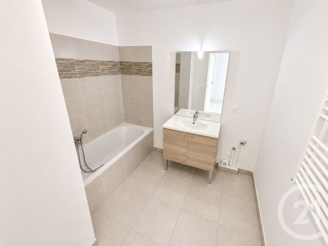 Appartement F3 à louer - 3 pièces - 64.33 m2 - ROQUEFORT LES PINS - 06 - PROVENCE-ALPES-COTE-D-AZUR - Century 21 Adhère Transactions