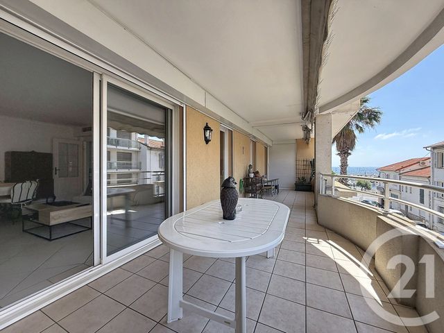 Appartement F3 à louer - 3 pièces - 58.92 m2 - CANNES - 06 - PROVENCE-ALPES-COTE-D-AZUR - Century 21 Adhère Transactions