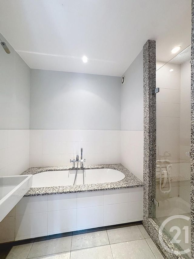 Appartement F3 à vendre - 3 pièces - 69.0 m2 - CANNES - 06 - PROVENCE-ALPES-COTE-D-AZUR - Century 21 Adhère Transactions