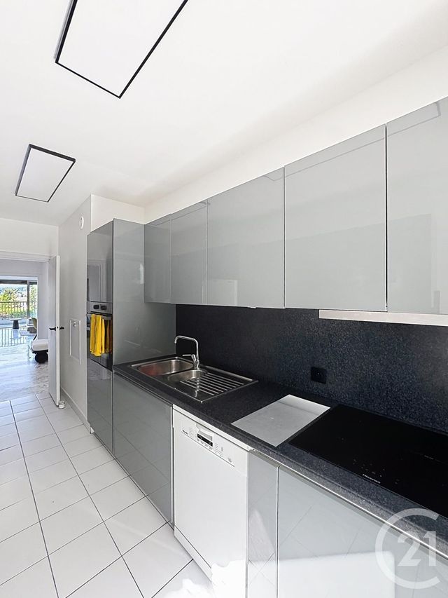 Appartement F2 à vendre - 2 pièces - 68.54 m2 - CANNES - 06 - PROVENCE-ALPES-COTE-D-AZUR - Century 21 Adhère Transactions