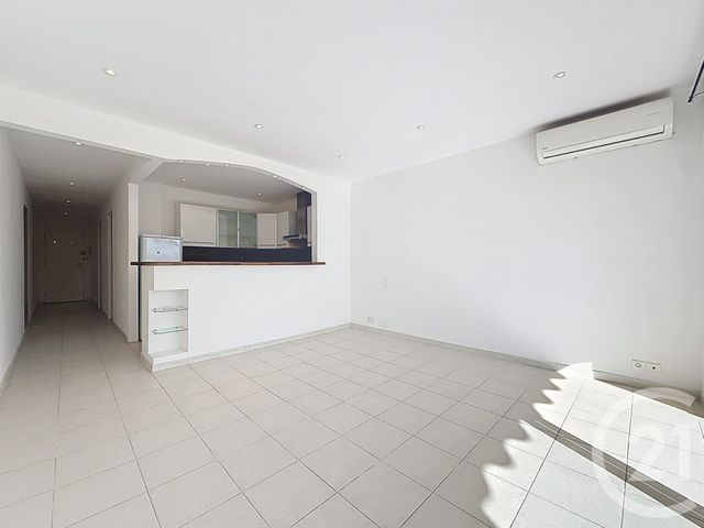 Appartement F2 à louer - 2 pièces - 48.0 m2 - CANNES - 06 - PROVENCE-ALPES-COTE-D-AZUR - Century 21 Adhère Transactions