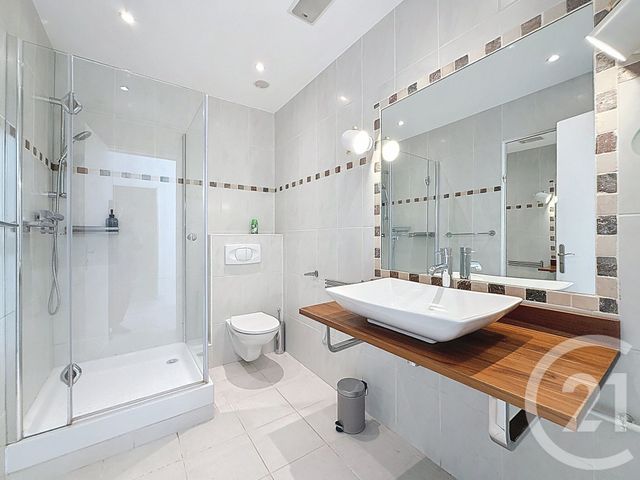 Appartement F2 à louer - 2 pièces - 48.0 m2 - CANNES - 06 - PROVENCE-ALPES-COTE-D-AZUR - Century 21 Adhère Transactions