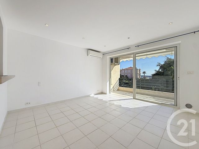 Appartement F2 à louer - 2 pièces - 48.0 m2 - CANNES - 06 - PROVENCE-ALPES-COTE-D-AZUR - Century 21 Adhère Transactions