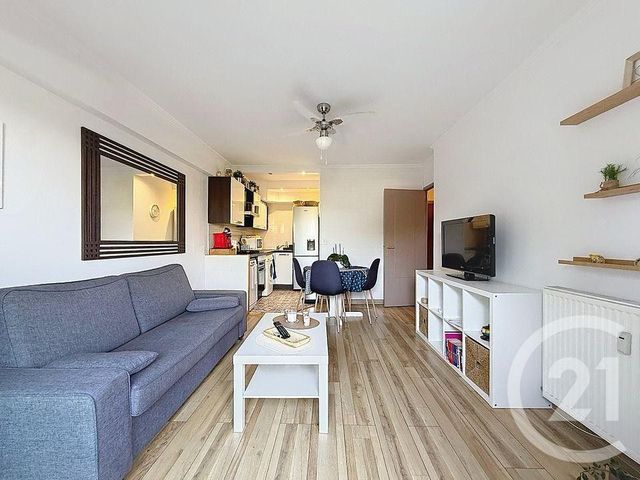 Appartement F2 à louer - 2 pièces - 35.0 m2 - LE CANNET - 06 - PROVENCE-ALPES-COTE-D-AZUR - Century 21 Adhère Transactions