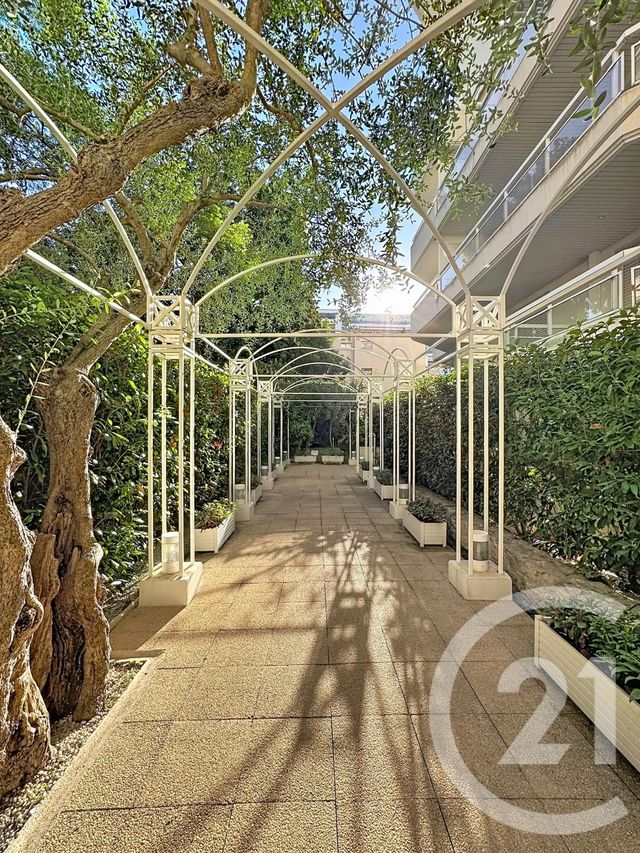 Appartement F3 à vendre - 3 pièces - 71.0 m2 - CANNES - 06 - PROVENCE-ALPES-COTE-D-AZUR - Century 21 Adhère Transactions